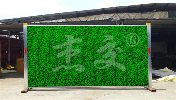居民区围挡太吵?静音铁皮款减少碰撞异响(图1) 居民区围挡太吵?静音铁皮款减少碰撞异响(图1)