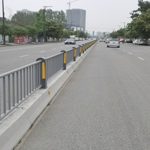 成都新都中央隔离栏安装